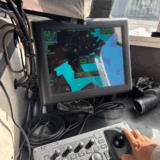 航海の安全を守るレーダー調整作業