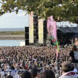 フェスが結ぶ 人と島